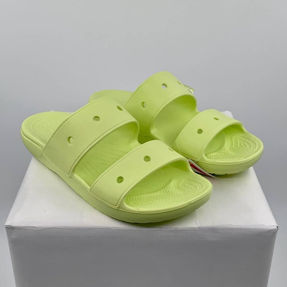 NWT Crocs Men’s Classic Sandals Shoes